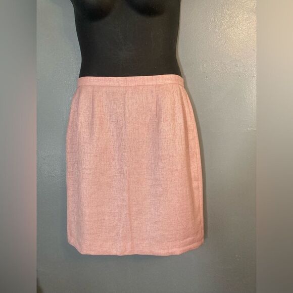 Dresses & Skirts - Pink Back Zip Pencil Skirt